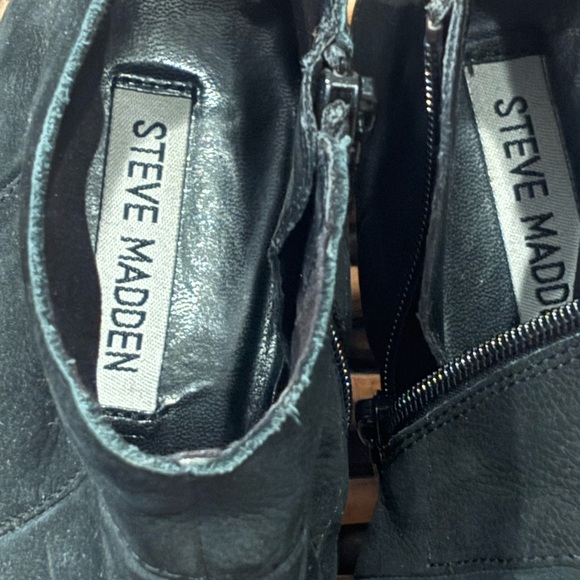 STEVE MADDEN "GILMORE' Black Nubuck Chelsea Ankle Zip Booties
Size 8 - Picture 7 of 12